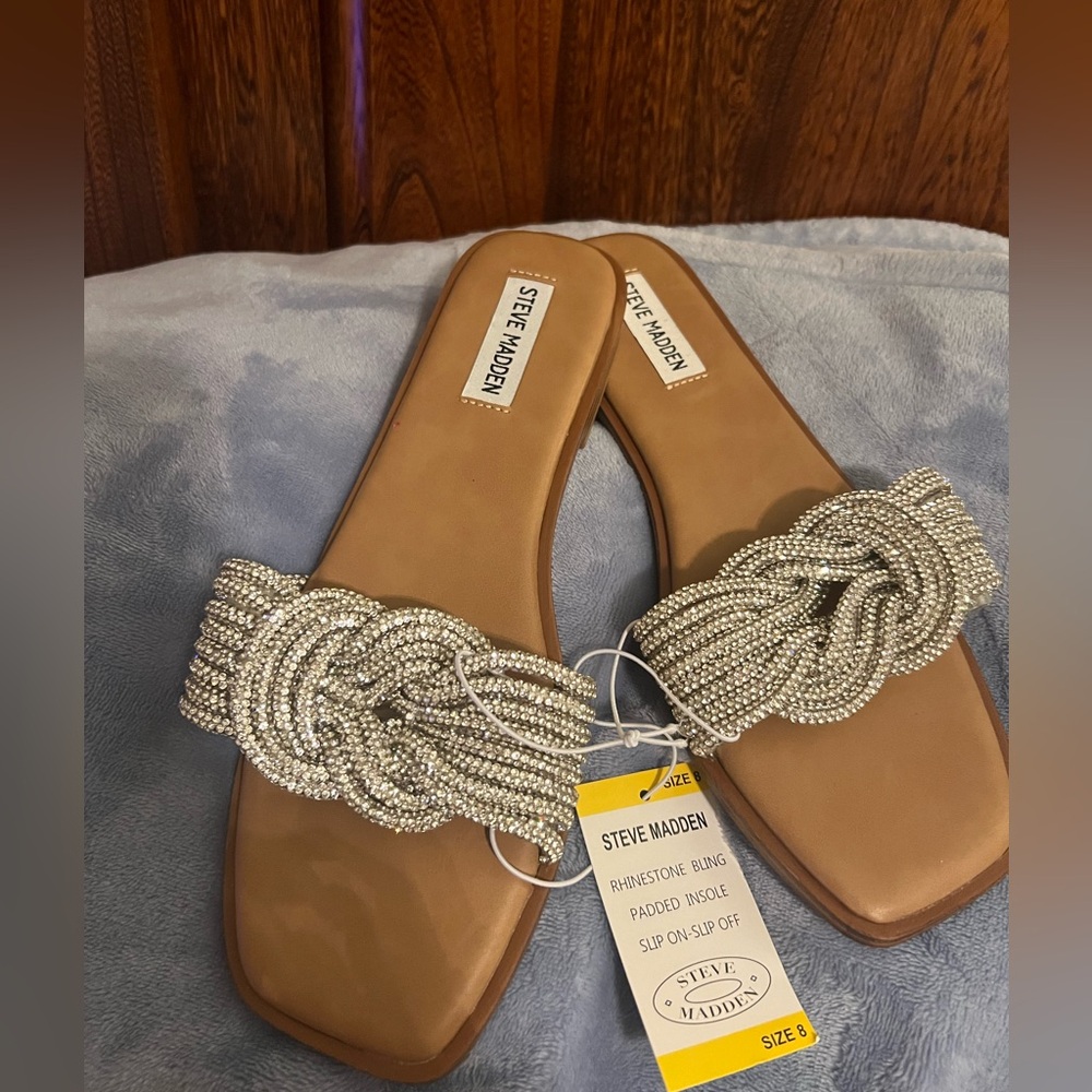 Steve Madden Bling Sandals Women’s Size 8, new with tag, padded insoles